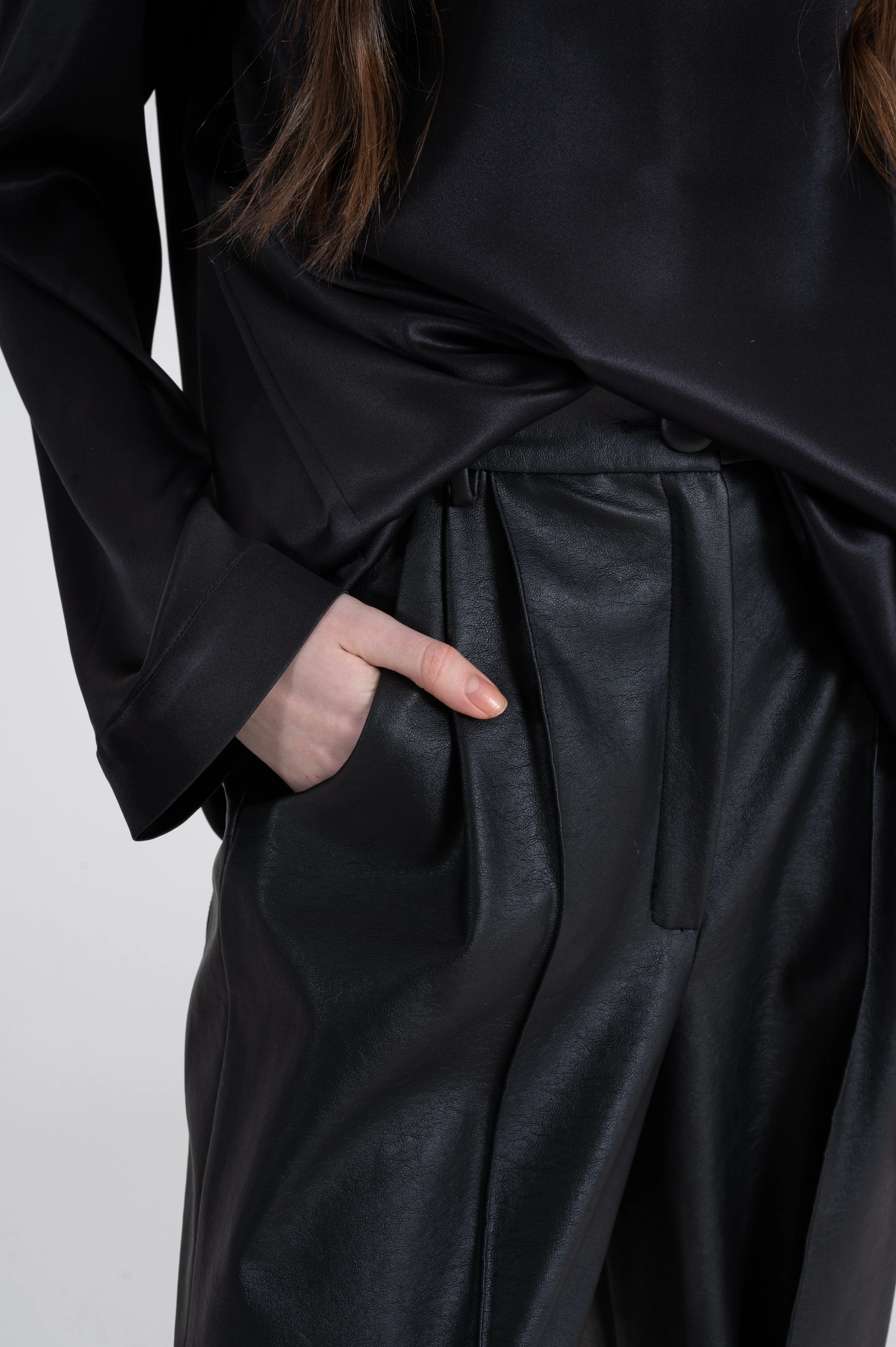 OLIVE LEATHER TROUSERS
