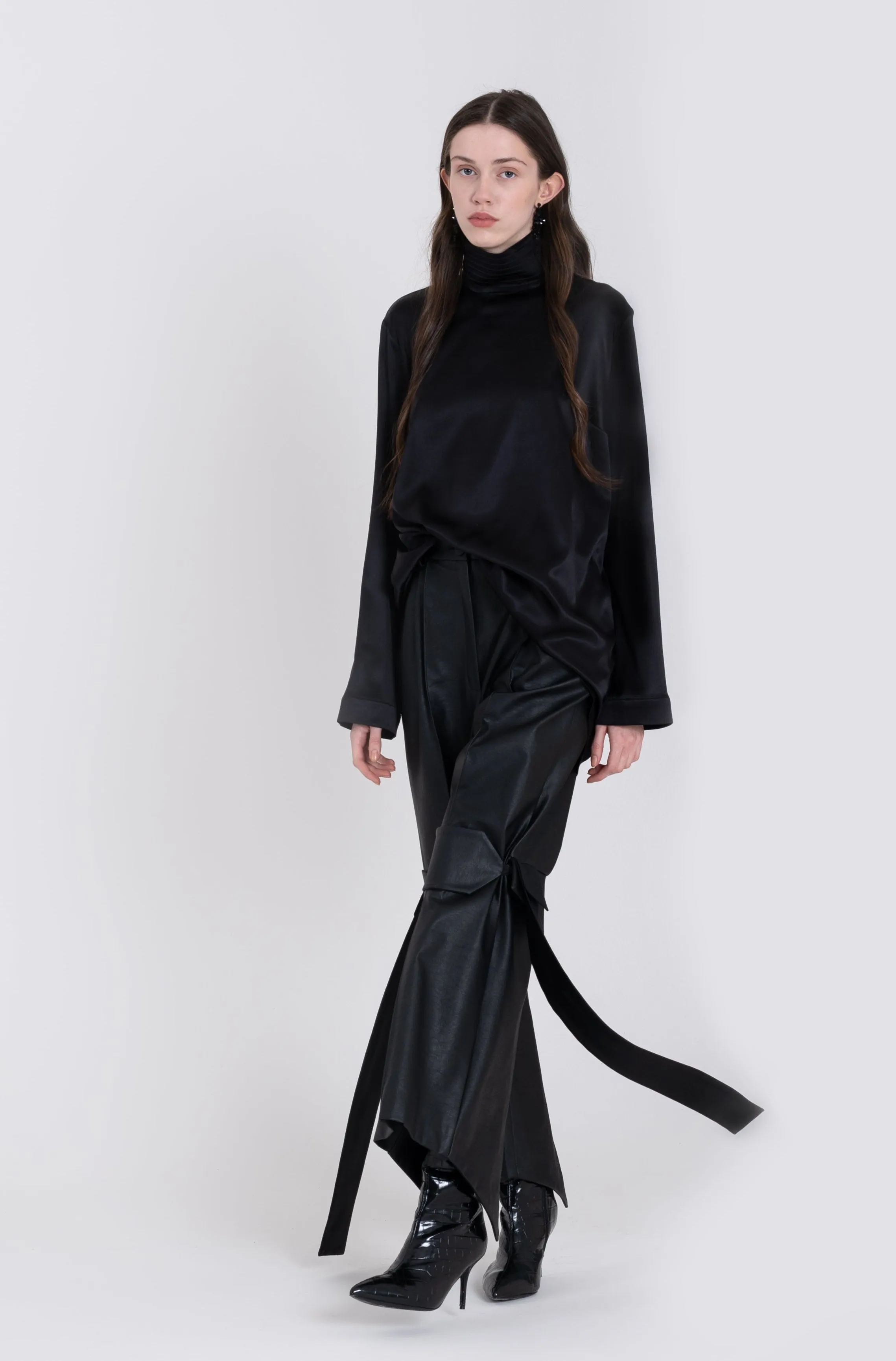 OLIVE LEATHER TROUSERS