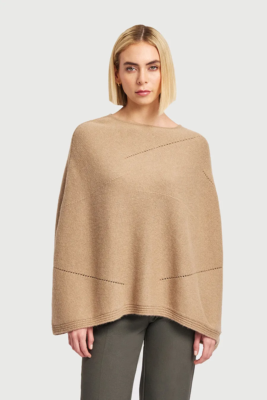 Wonderland Poncho Baby Alpaca Color Semola